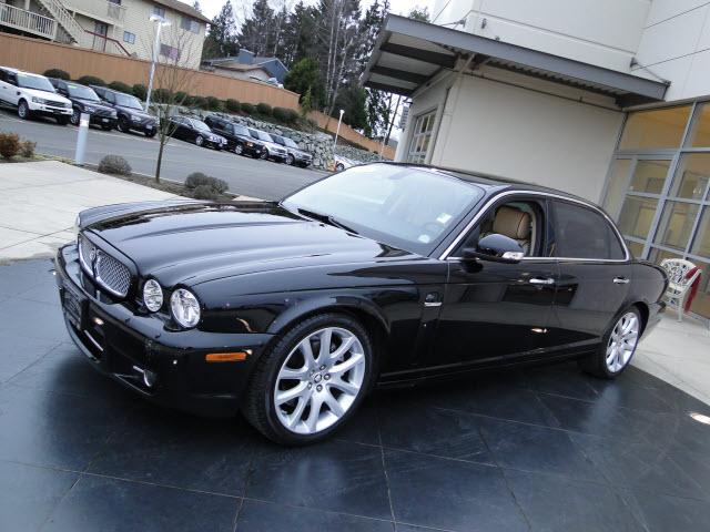 2008 JAGUAR XJ8 SUV