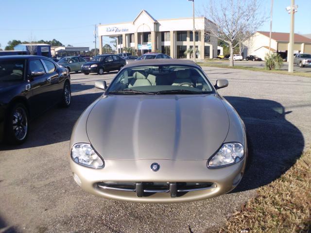 2001 JAGUAR XK8 Base