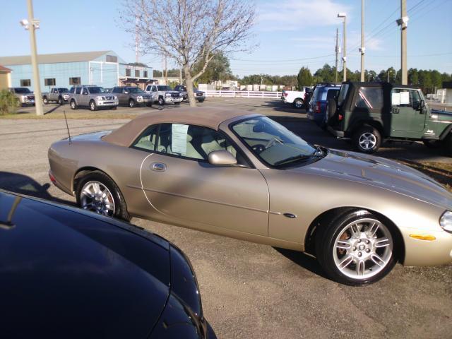 2001 JAGUAR XK8 Base