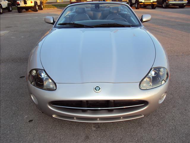 2006 JAGUAR XK8 Base