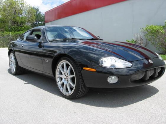 2002 JAGUAR XKR Base