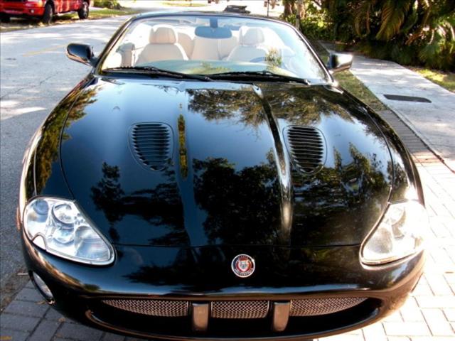 2002 JAGUAR XKR Base