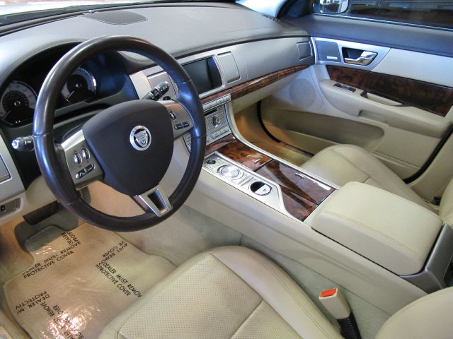 2009 JAGUAR XF CLUB CAB SLT