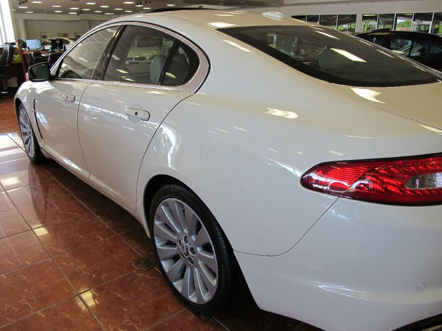 2009 JAGUAR XF CLUB CAB SLT