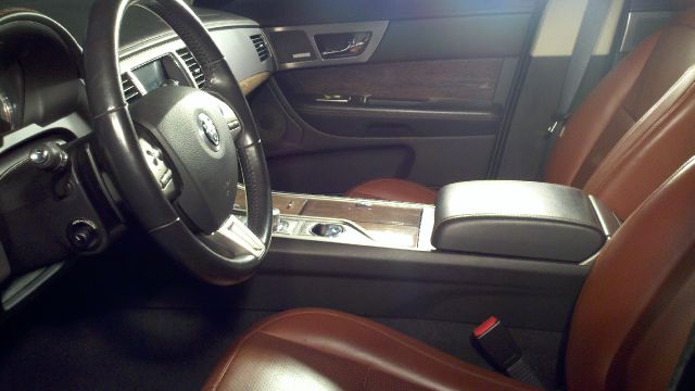 2009 JAGUAR XF X