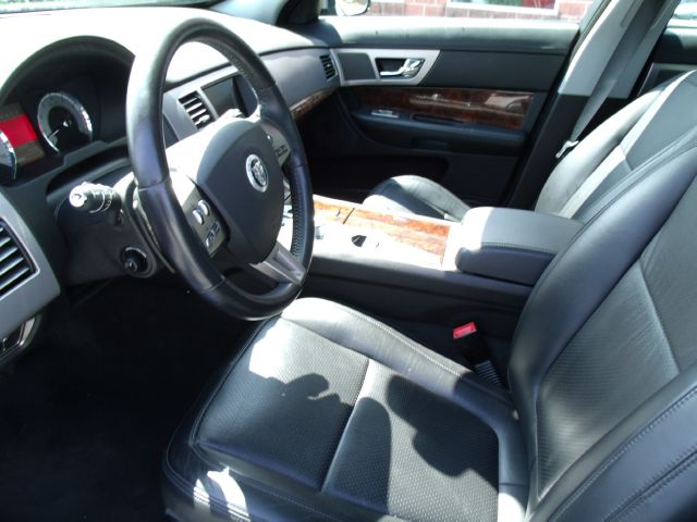 2011 JAGUAR XF EX ULEV