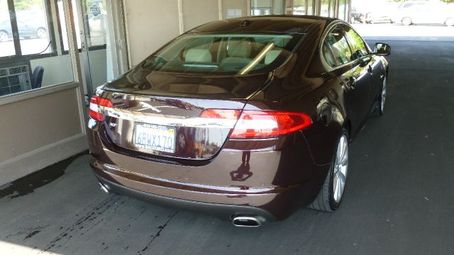 2011 JAGUAR XF EX ULEV