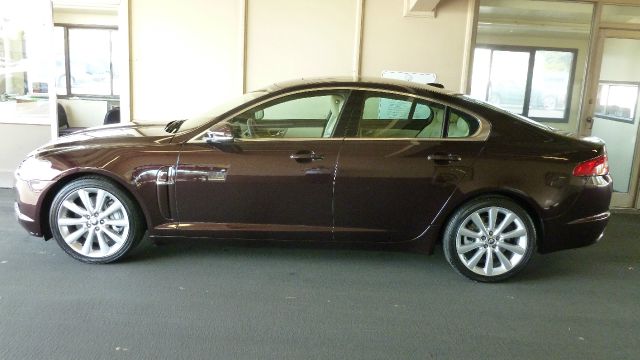 2011 JAGUAR XF EX ULEV