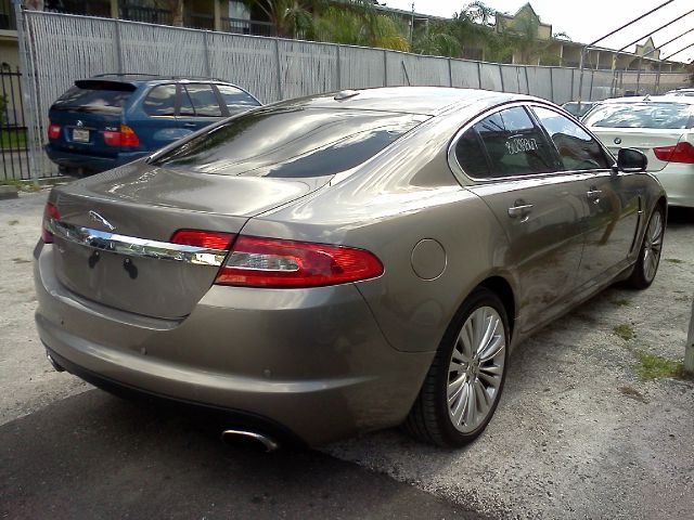 2011 JAGUAR XF EX ULEV