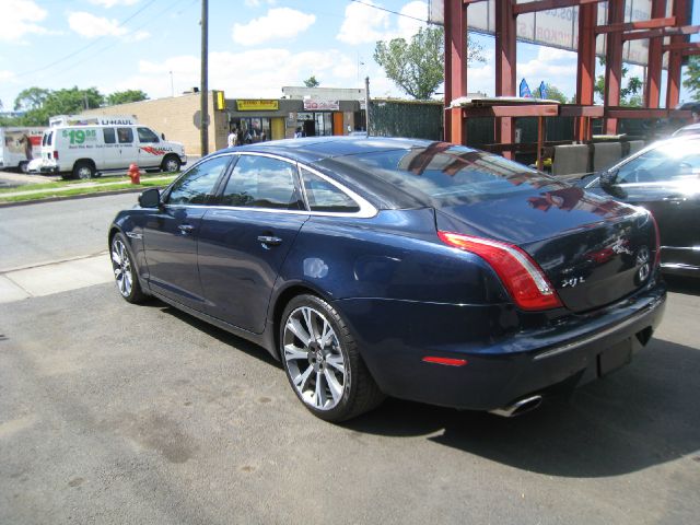 2011 JAGUAR XJ SE 7pass