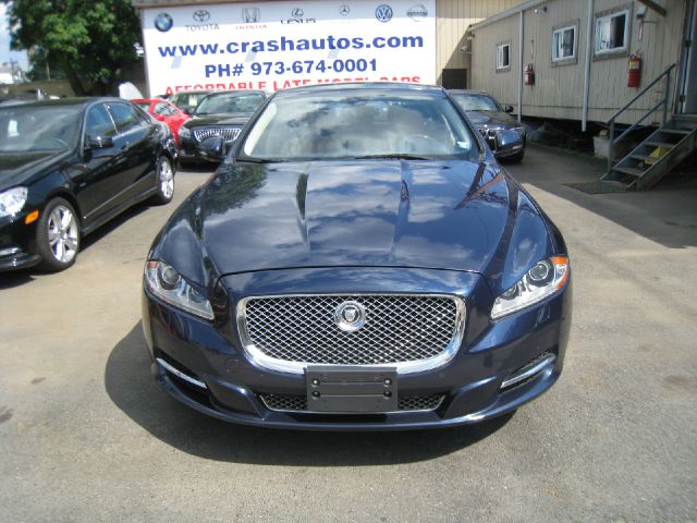 2011 JAGUAR XJ SE 7pass