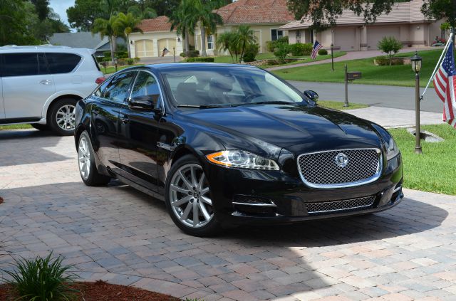 2011 JAGUAR XJ LT W/navigation W/dvd