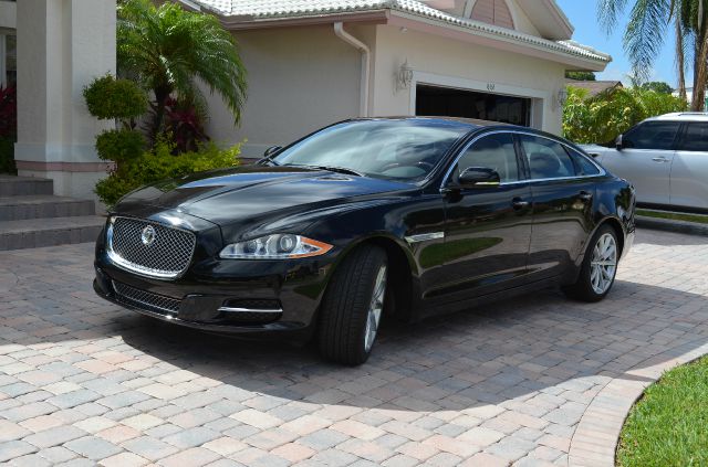 2011 JAGUAR XJ LT W/navigation W/dvd