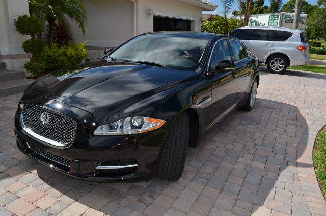 2011 JAGUAR XJ LT W/navigation W/dvd