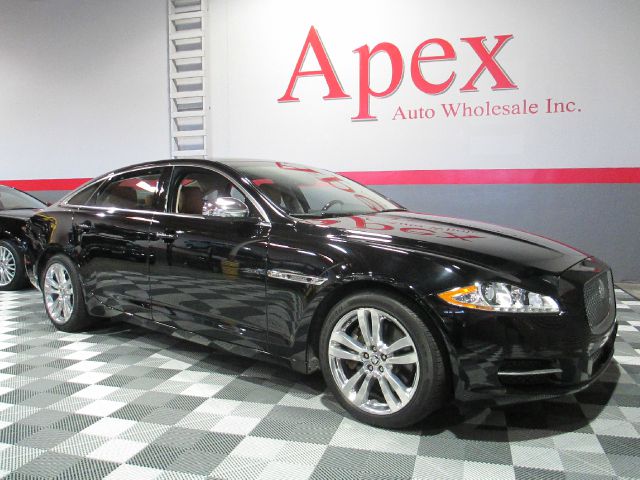 2012 JAGUAR XJ SE 7pass