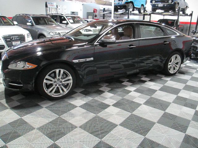 2012 JAGUAR XJ SE 7pass