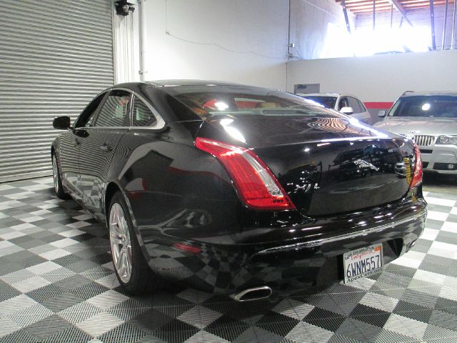 2012 JAGUAR XJ SE 7pass