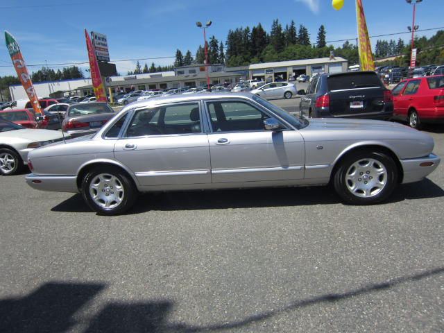 2001 JAGUAR XJ8 Coupe