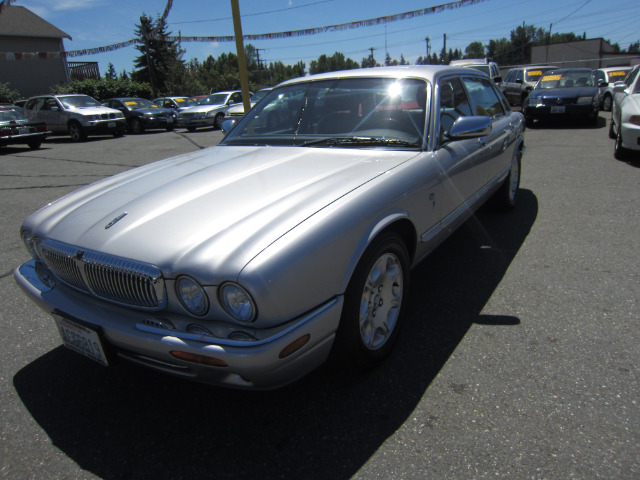 2001 JAGUAR XJ8 Coupe