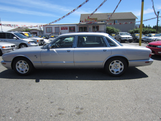 2001 JAGUAR XJ8 Coupe