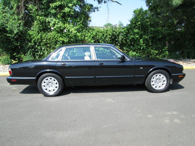 2001 JAGUAR XJ8 3.5