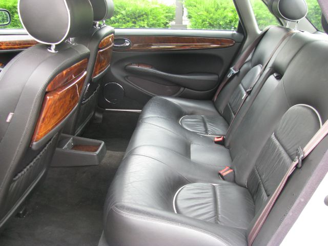 2002 JAGUAR XJ8 Coupe