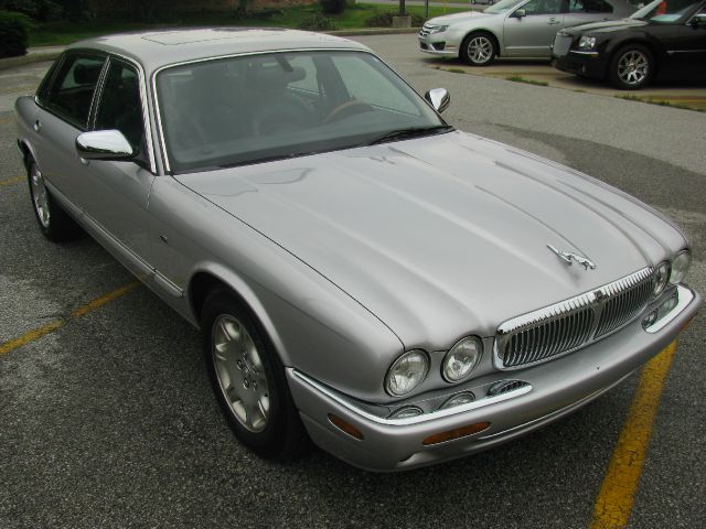 2002 JAGUAR XJ8 Coupe