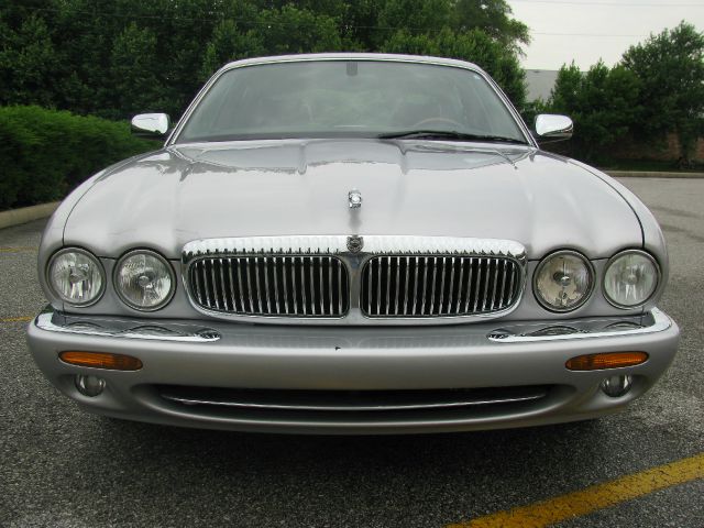 2002 JAGUAR XJ8 Coupe