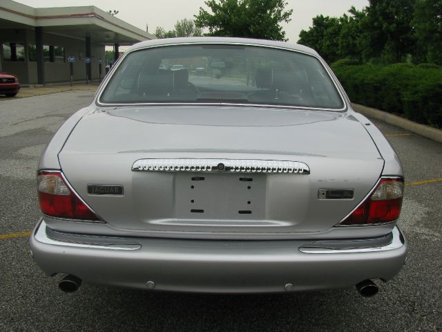 2002 JAGUAR XJ8 Coupe