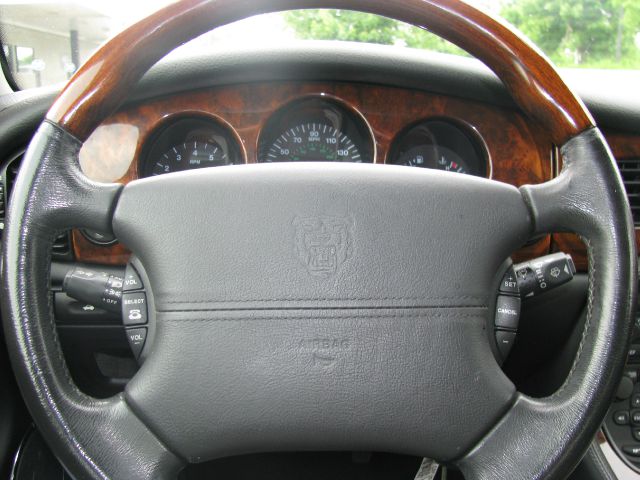 2002 JAGUAR XJ8 Coupe