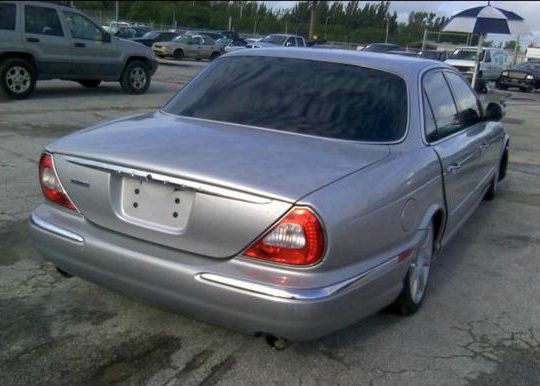 2004 JAGUAR XJ8 3.5