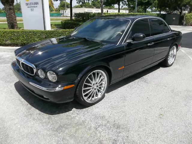 2004 JAGUAR XJ8 3.5