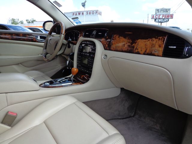 2004 JAGUAR XJ8 3.5