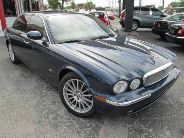 2006 JAGUAR XJ8 SUV