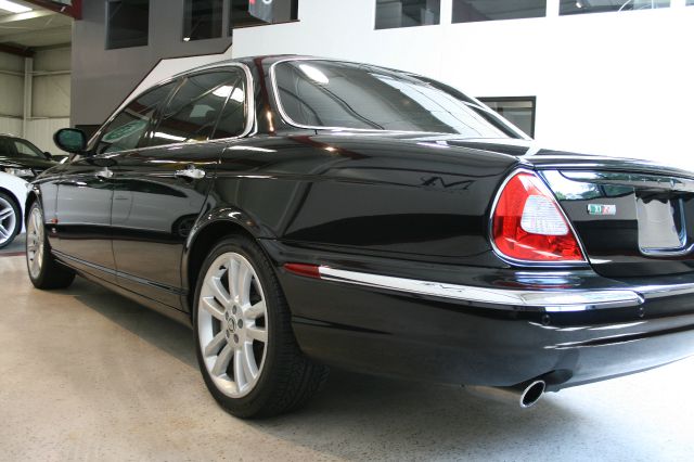 2004 JAGUAR XJR 2.2L Manual