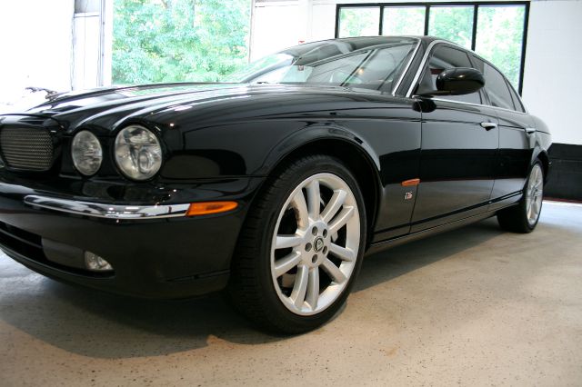 2004 JAGUAR XJR 2.2L Manual