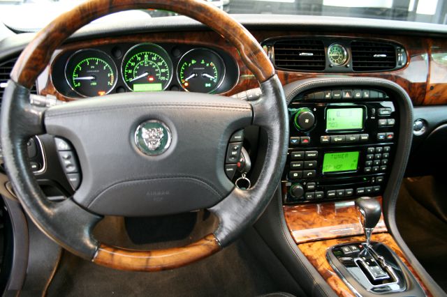 2004 JAGUAR XJR 2.2L Manual