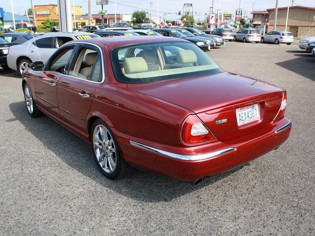 2005 JAGUAR XJR Unknown