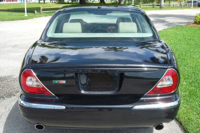 2006 JAGUAR XJR 2.2L Manual