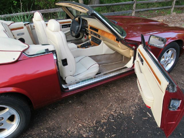 1994 JAGUAR XJS SE W/leather, Sunroof, 6 Disc, Sirius, Bluetooth