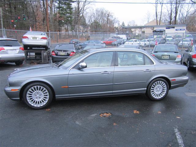 2005 JAGUAR XJ Series REV Edition