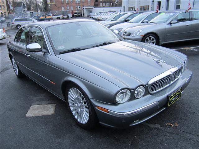 2005 JAGUAR XJ Series REV Edition