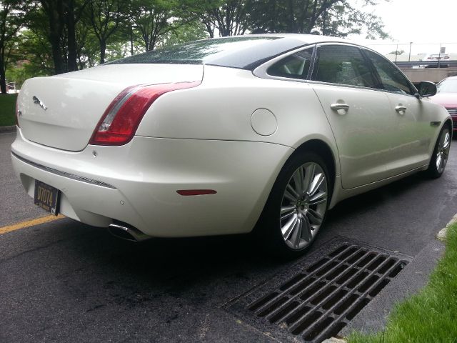 2011 JAGUAR XJ Series SE 7pass