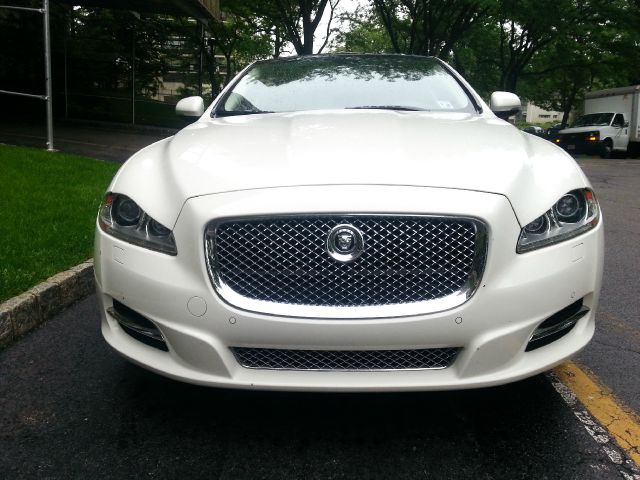 2011 JAGUAR XJ Series SE 7pass