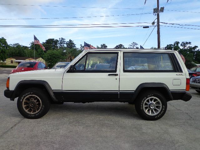 1985 Jeep Cherokee SLT 25