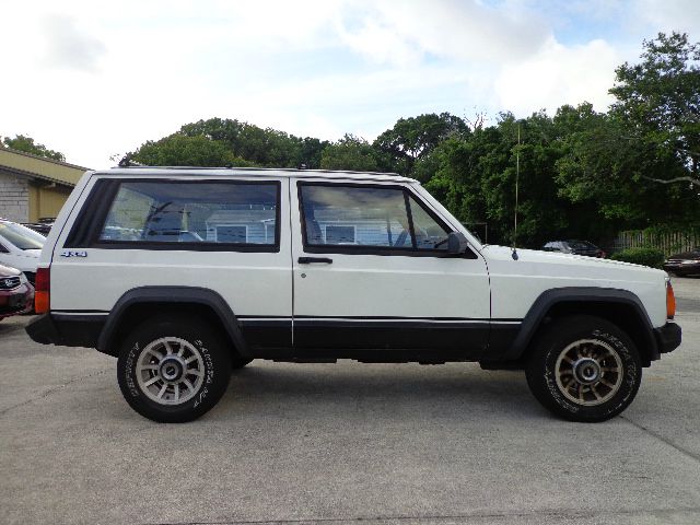 1985 Jeep Cherokee SLT 25