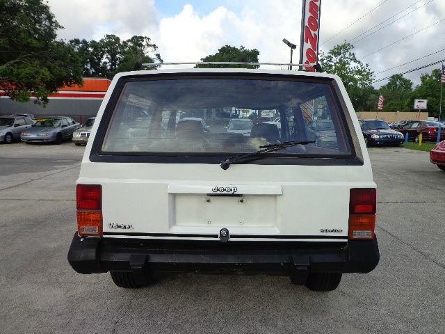 1985 Jeep Cherokee SLT 25