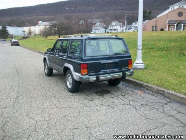 1989 Jeep Cherokee 1500 SLT 4X4