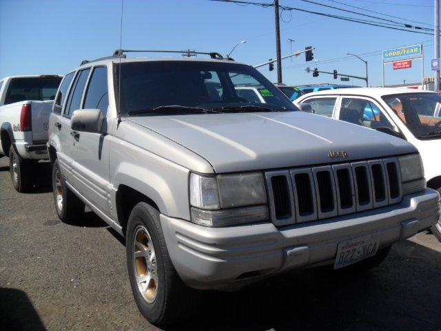 1996 Jeep Cherokee SLT 25