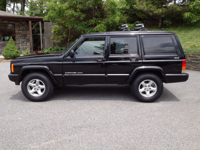 1999 Jeep Cherokee Base GLS LX